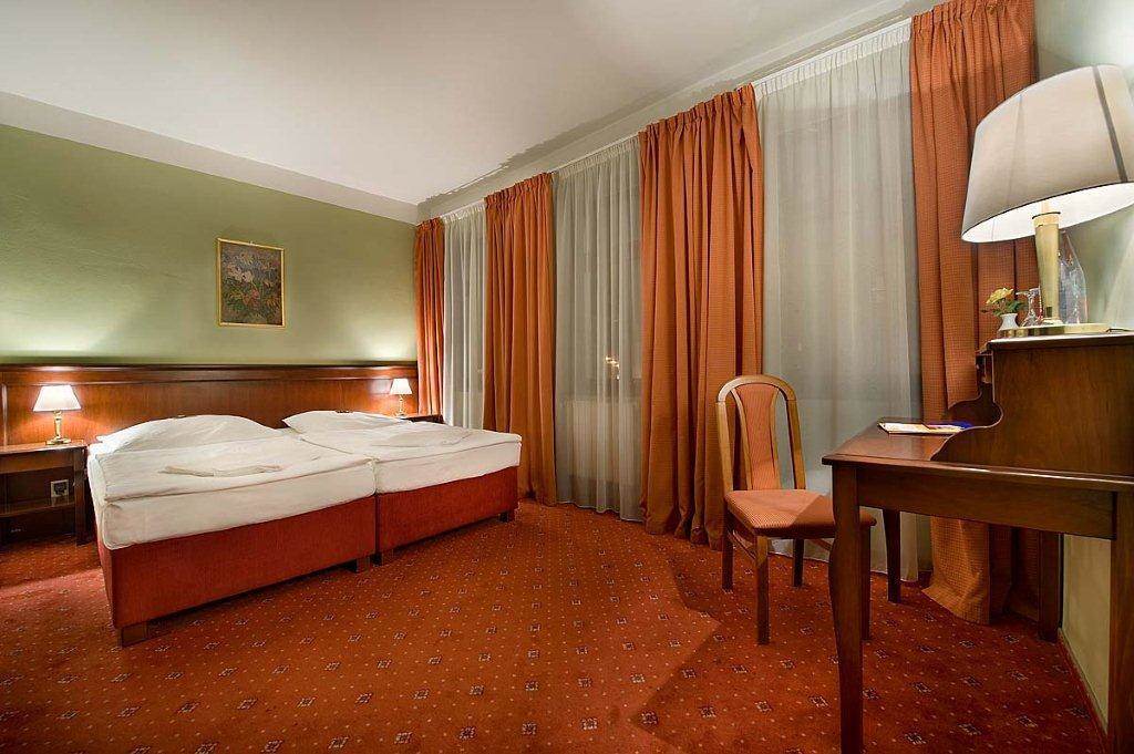 Hotel Dalimil Praha Bagian luar foto
