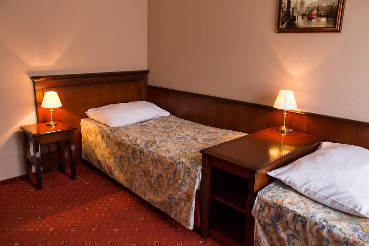 Hotel Dalimil Praha Bagian luar foto