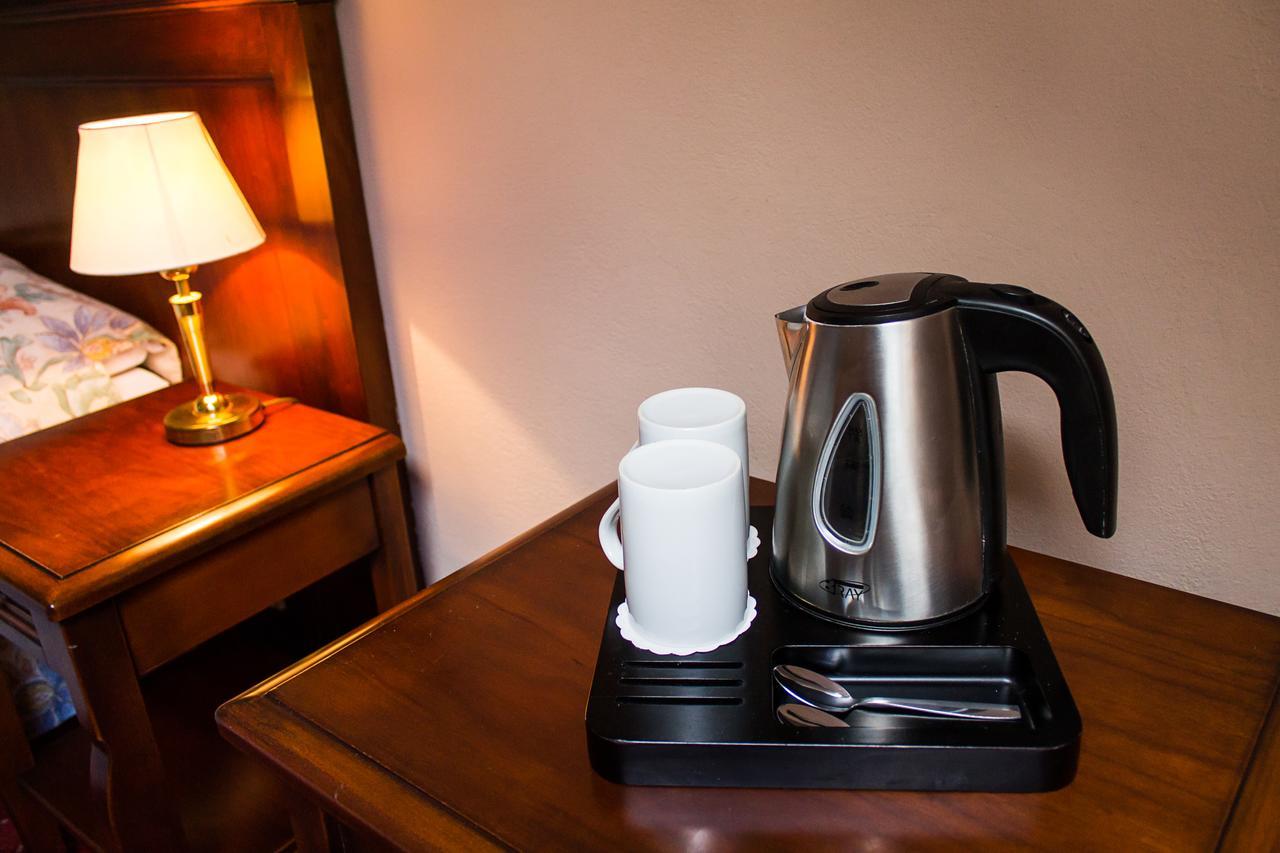 Hotel Dalimil Praha Bagian luar foto