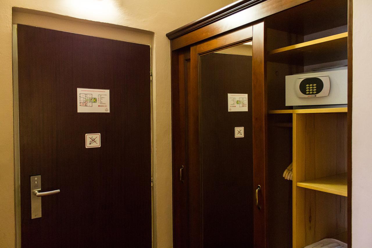 Hotel Dalimil Praha Bagian luar foto