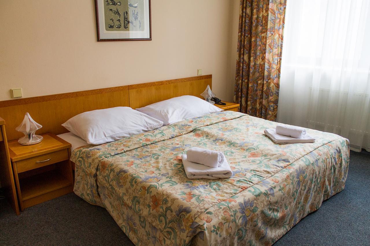 Hotel Dalimil Praha Bagian luar foto