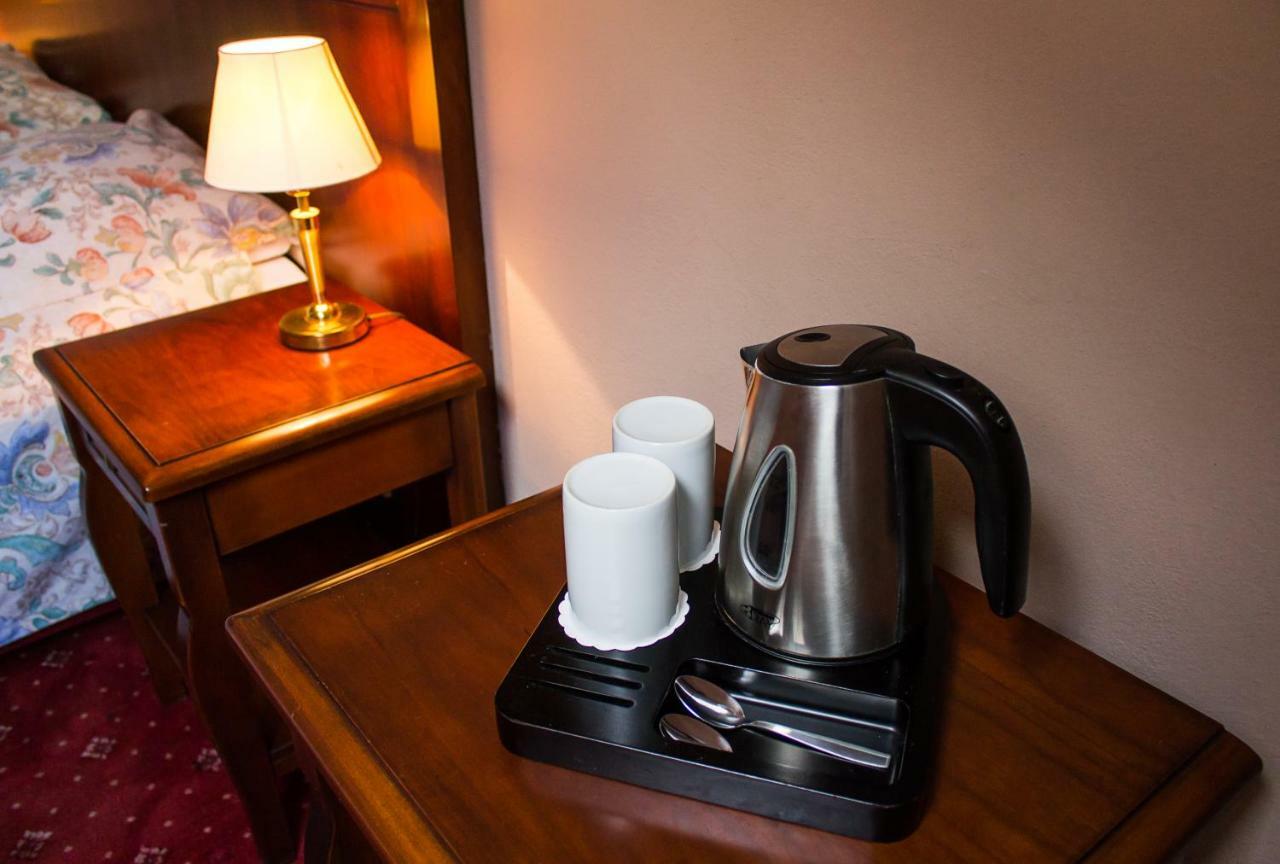 Hotel Dalimil Praha Bagian luar foto